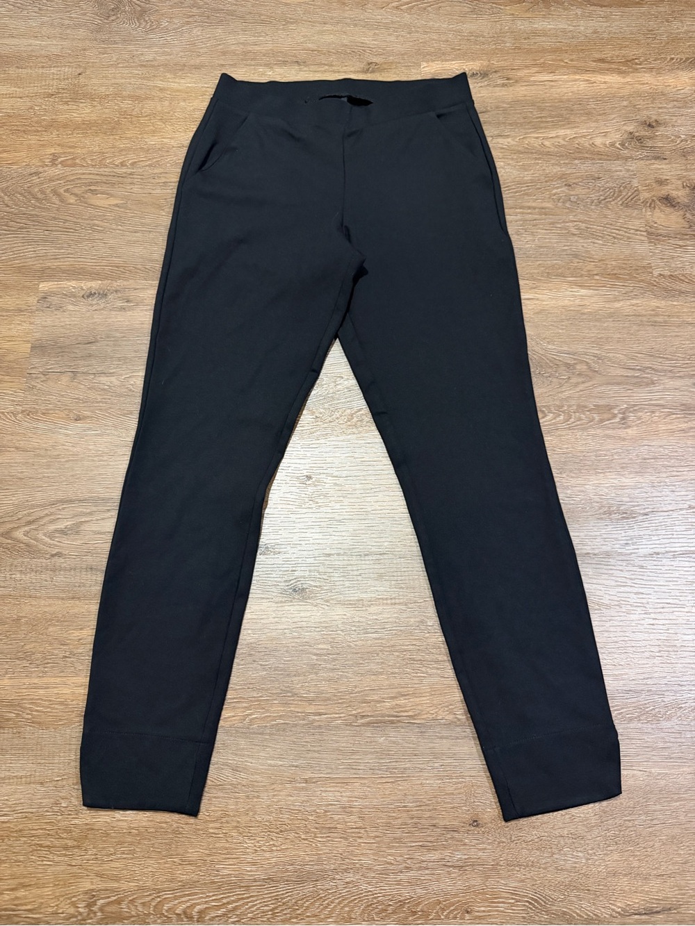 NWT HUE Ponte 7/8 Leggings Black Pull On Stretch Pants Leggings Medium - Picture 2 of 9